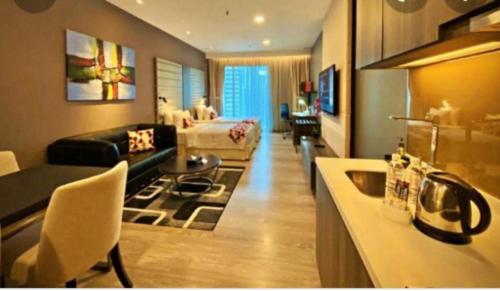 1ceylon luxury pharoah apartment 2310的厨房或小厨房