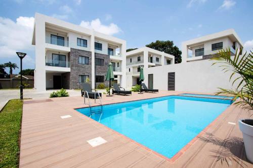 Stay Play Away Residences - Luxury 5 bed, Airport Residential