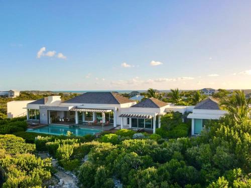 Breathtaking Oceanfront Villa with Views and Private Pool