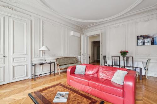 Luxury air-conditioned apartment Champs Elysées - 7 people by Weekome的休息区