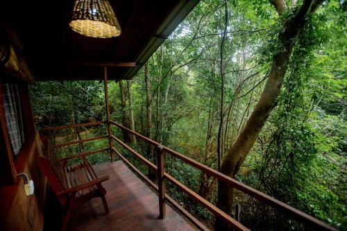 INN On The Tree Eco Resort Sigiriya的阳台或露台