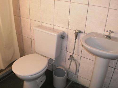 普萨达内维斯帕拉伊索热带酒店的一间浴室