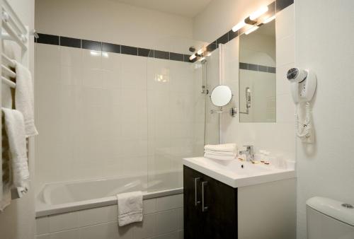  阿达力思塔拉吉雅公寓式酒店的一间浴室