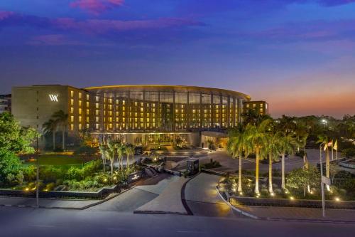 开罗Waldorf Astoria Cairo Heliopolis的夜间 ⁇ 染酒店