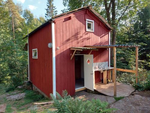 Gemütliches Tiny House Uggla im Wald am See