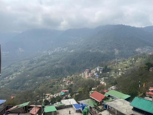 甘托克Entire flat to enjoy Gangtok的山景城市景观