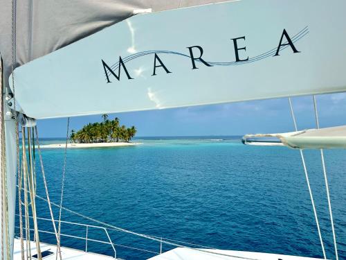 Isla Wichitupo Grande"Marea" Sunreef 62 Catamaran with Crew all inclusive的船上的小岛屿景色