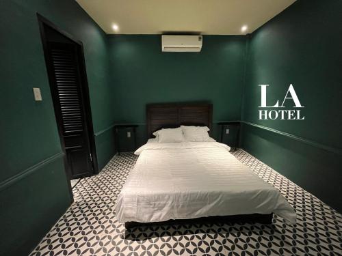 La Hotel平面图