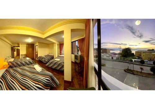 科帕卡巴纳HOTEL WENDY MAR的市景客房 - 带两张床