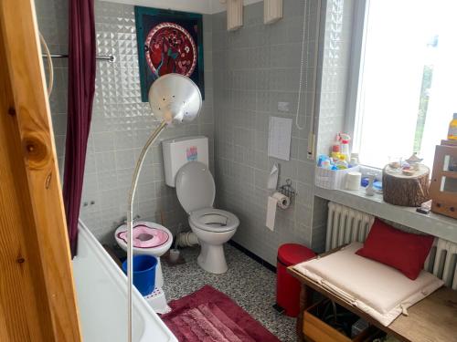 Nördlingen im Ries - Königsbergerstr. - kleines Gästezimmerchen的一间浴室