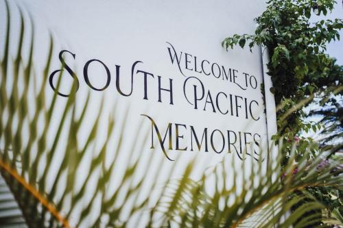维拉港South Pacific Memories的一种表示欢迎南太平洋慈善事业的标志