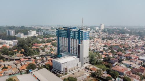 茂物Bigland Hotel Bogor的城市高楼高空景观