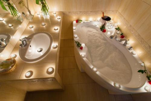 卫星会议酒店的一间浴室
