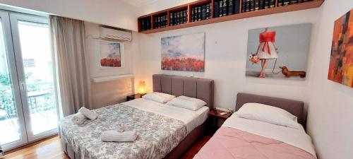 Lovely apartment in Athens center客房内的一张或多张床位