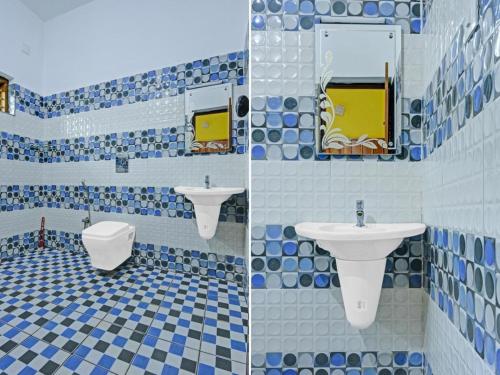 瓦亚纳德Galaxy villa的浴室的两张照片,配有两个盥洗盆和厕所
