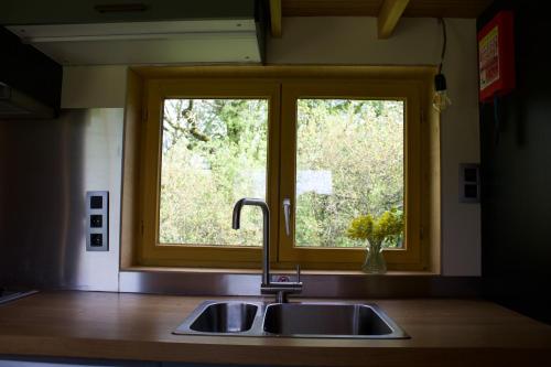 Tiny House Les Jours Heureux Sejour nature pres de Dinant et des Lacs de l Eau d Heure