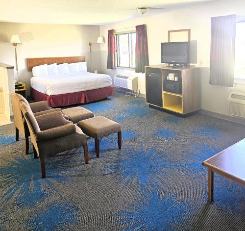 North Sioux City北苏城戴斯酒店的酒店客房,配有床和电视