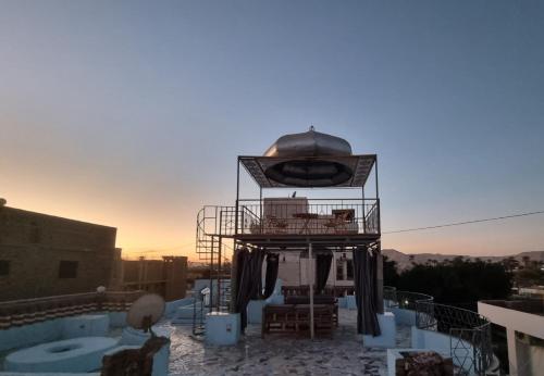 卢克索Alaa Aldin Flats的从房子屋顶上欣赏美景