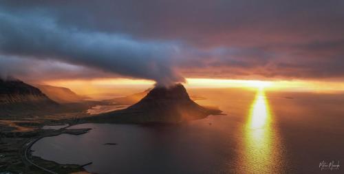 格仑达积图Hafnir的火山喷发的海洋岛屿
