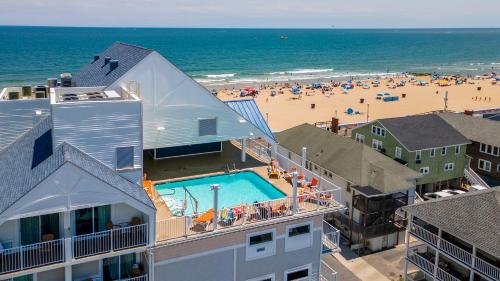 大洋城Monte Carlo Boardwalk / Oceanfront Ocean City的海滩空中景泳池