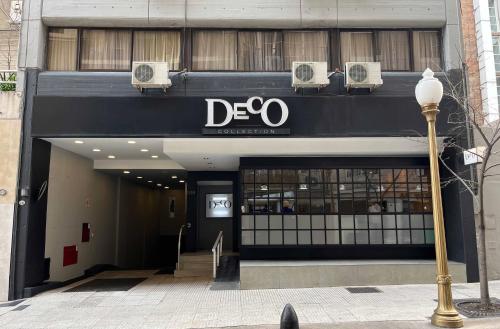 布宜诺斯艾利斯Deco Collection的建筑前面的商店,上面有deo标志