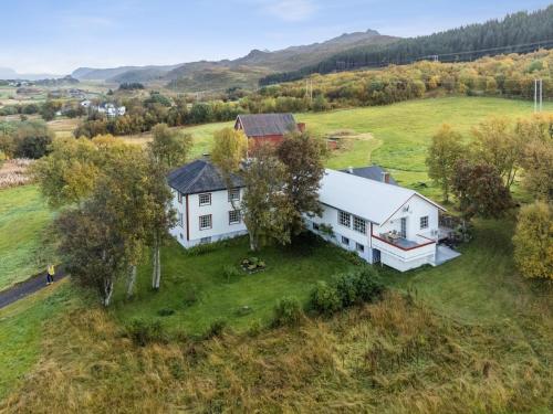 2 Houses and A Barn