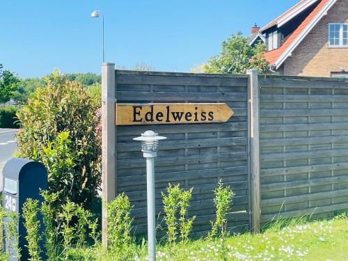斯文堡Lejlighed Edelweiss的 ⁇ 上边木的标志