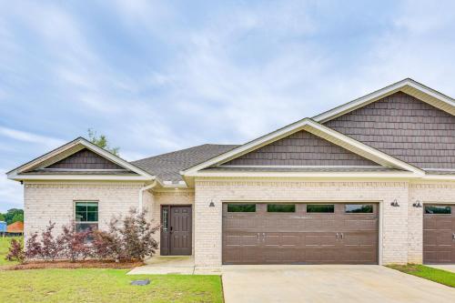 Spacious Dothan Home about 4 Mi to Downtown!平面图