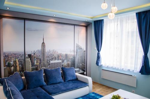 蓝色奢华公寓的休息区