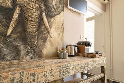 马斯特里赫特博提科酒店的厨房里墙上的一头大象画画