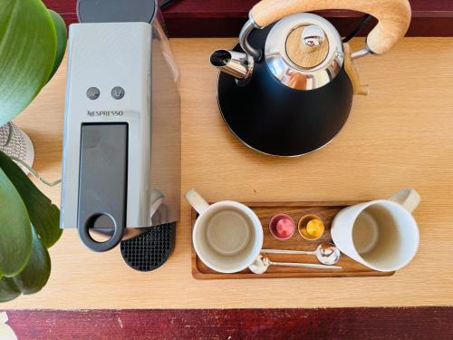 奈艾夫的酒店的咖啡和沏茶工具