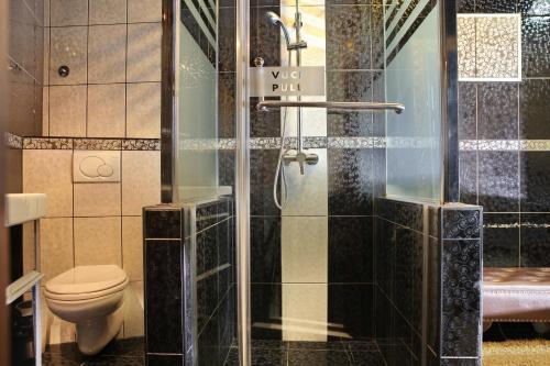 维拉特雷兹吉酒店的一间浴室