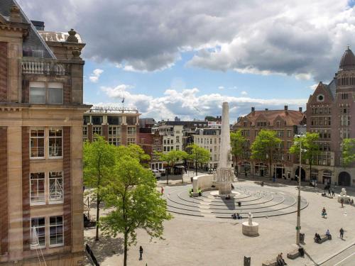 阿姆斯特丹瑞士酒店的市中心的城市广场,设有喷泉