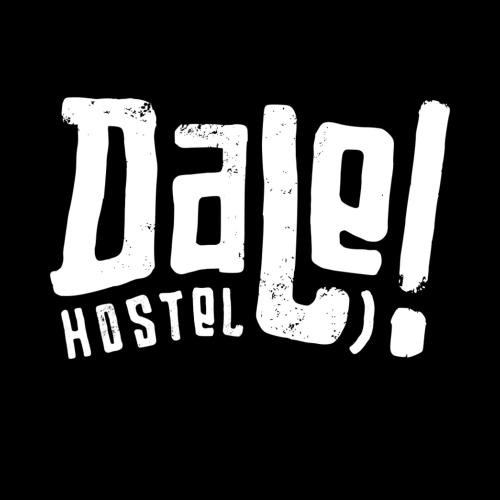 门多萨Hostel DALE的带有白字的标志