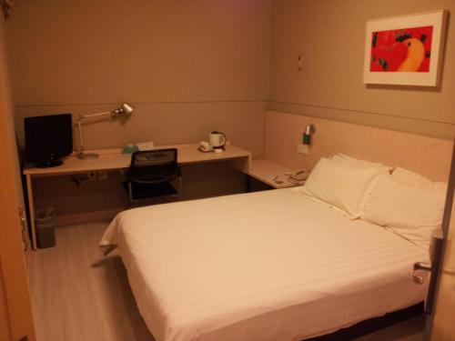 锦江之星武汉汉口火车站店客房内的一张或多张床位