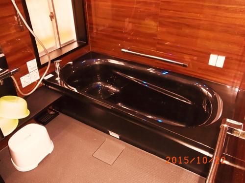 禅林寺三休荘町家度假屋的一间浴室