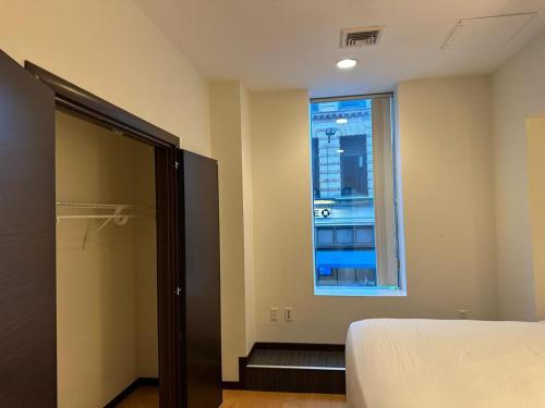 Downtown Private 2 Bedroom Apartment!平面图