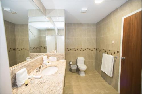马尔奇丽斯酒店的一间浴室