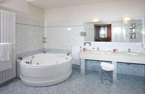 伽巴尔达酒店的一间浴室