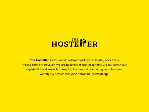 卡索尔The Hosteller Kasol的黄色标志,带有主机的单词