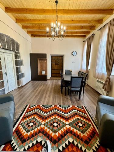 Hakobyan 84 Guest House Gyumri