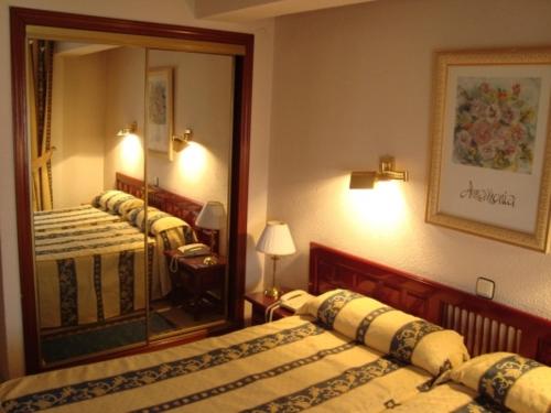 圣安东尼奥酒店客房内的一张或多张床位