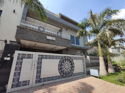 Luxury 3 Bedrooms villa in Islamabad Margala Hills views平面图