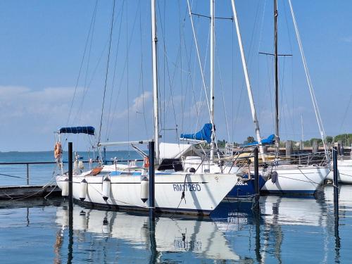 Cavallino B&B House boat