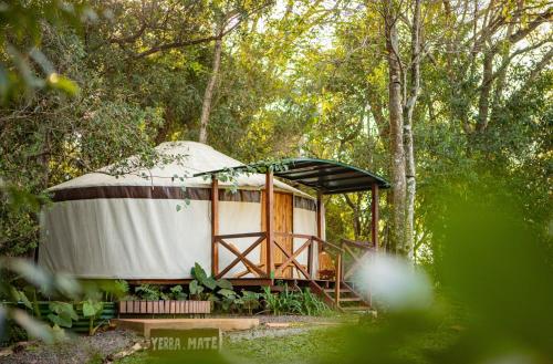 Yurtas Ivirareta Glamping