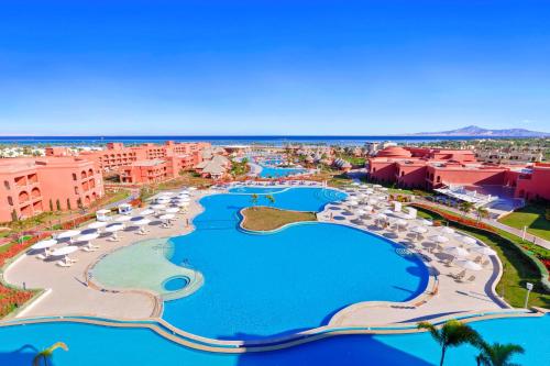 沙姆沙伊赫Pickalbatros Laguna Vista Aqua Park - Sharm El Sheikh的享有度假村的空中景致