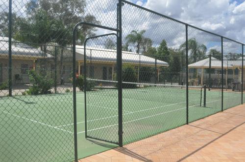 贡迪温迪乔利斯瓦格曼汽车旅馆的网球场,带网