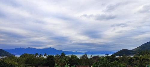 阿布拉奥Paraíso das Flores的云天,有山有水