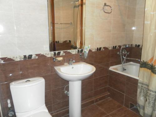 Jermuk Apartment的一间浴室
