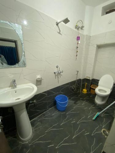 Blue Eye Hostel